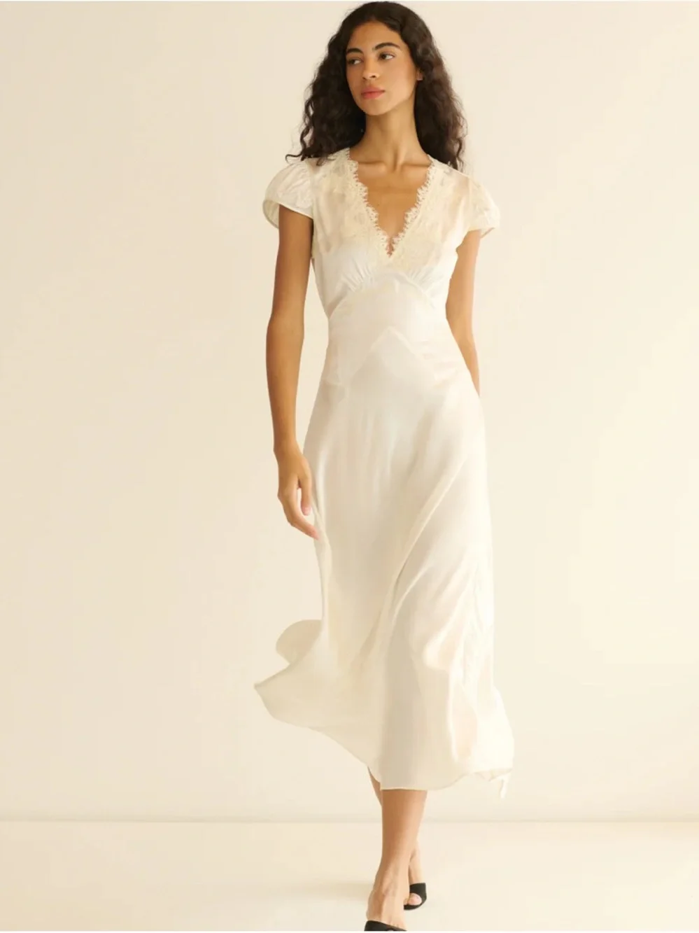 Doen Ivory Satin Midi Dress with Lace Trim - Picture 4 of 7